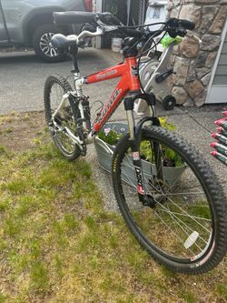 Kona King Kikapu Deluxe full suspension mountain bike