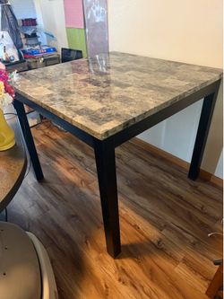 Dining room table