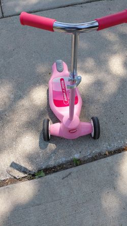 Radio flyer first scooter