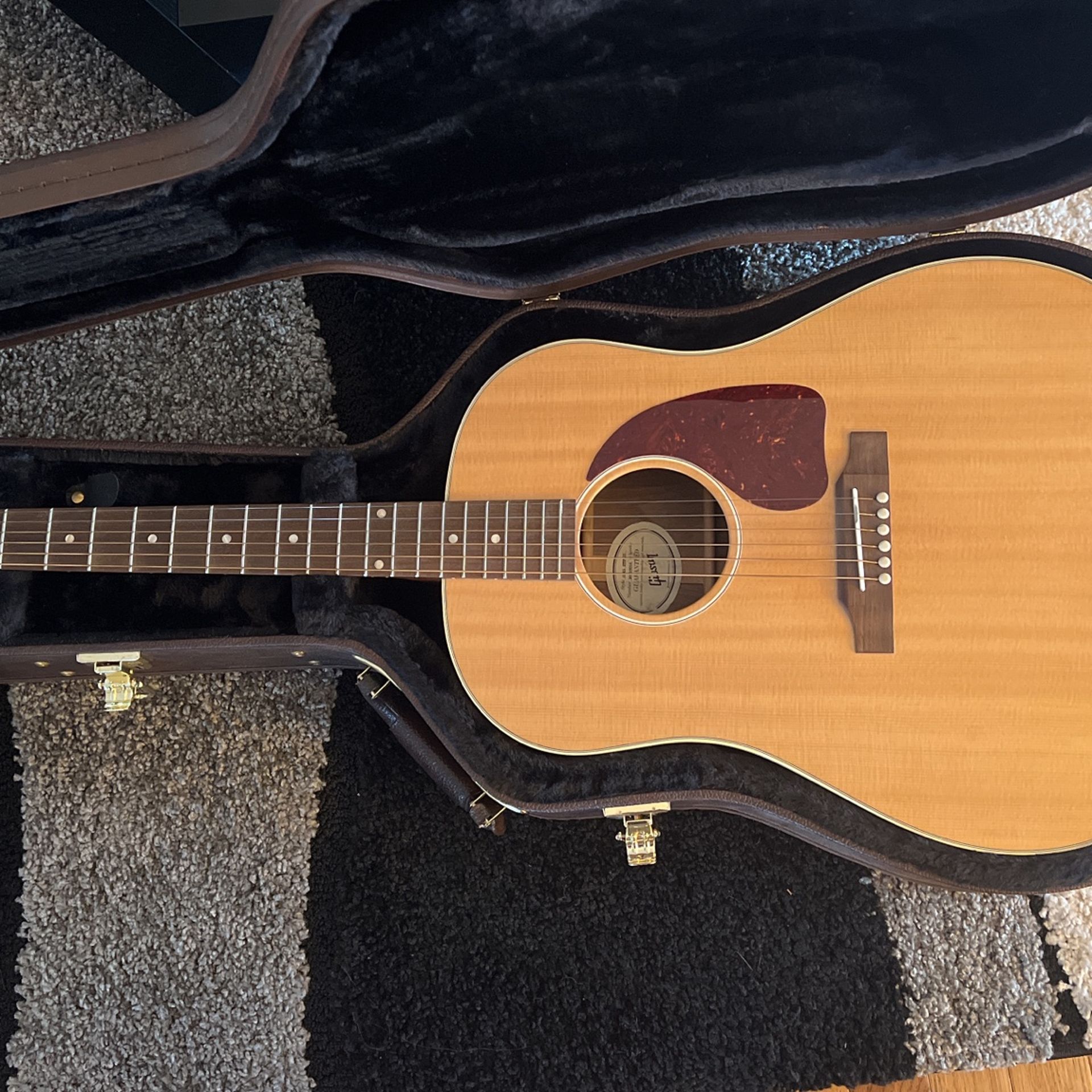 Gibson G45 studio Guitar With OHSC