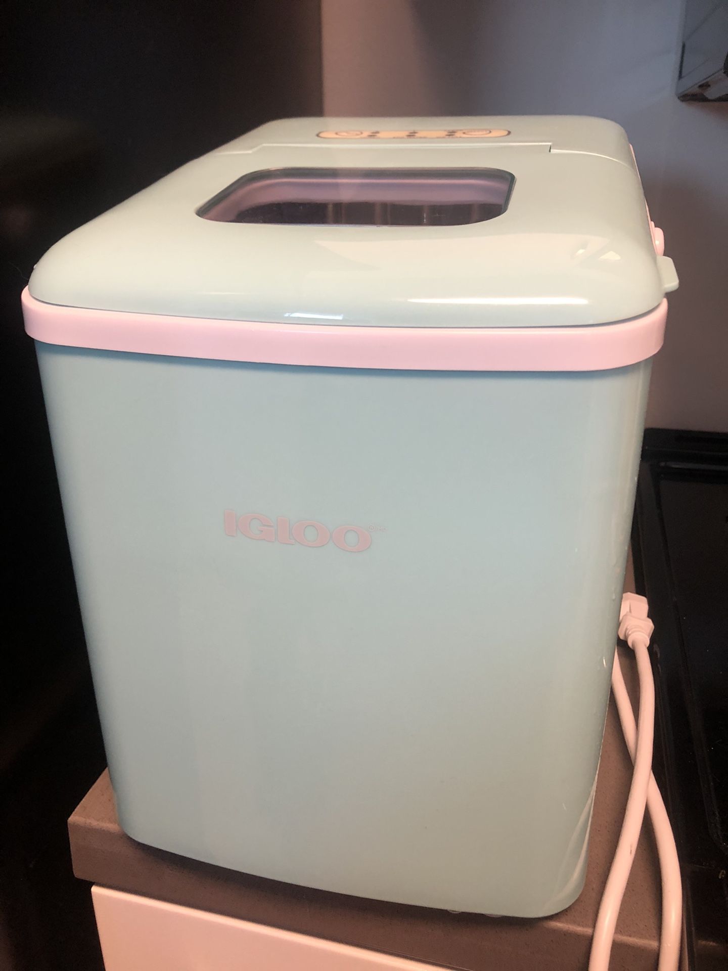 Igloo Ice Maker