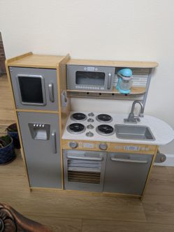 KidKraft Play Kitchen