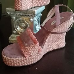NEW “Go Max” Wedge Sandals