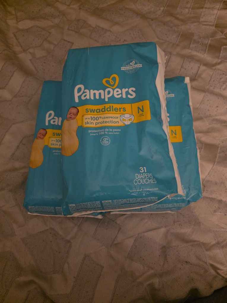 Pampers - Newborn Diapers 93 CT 