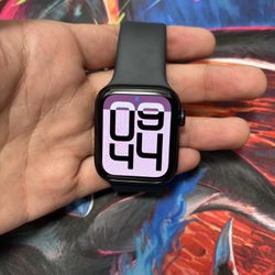 Apple Watch SE 44mm Cellular – Excellent Condition – No Scratches – Charger Included