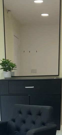 Black Salon Styling Station with Mirror