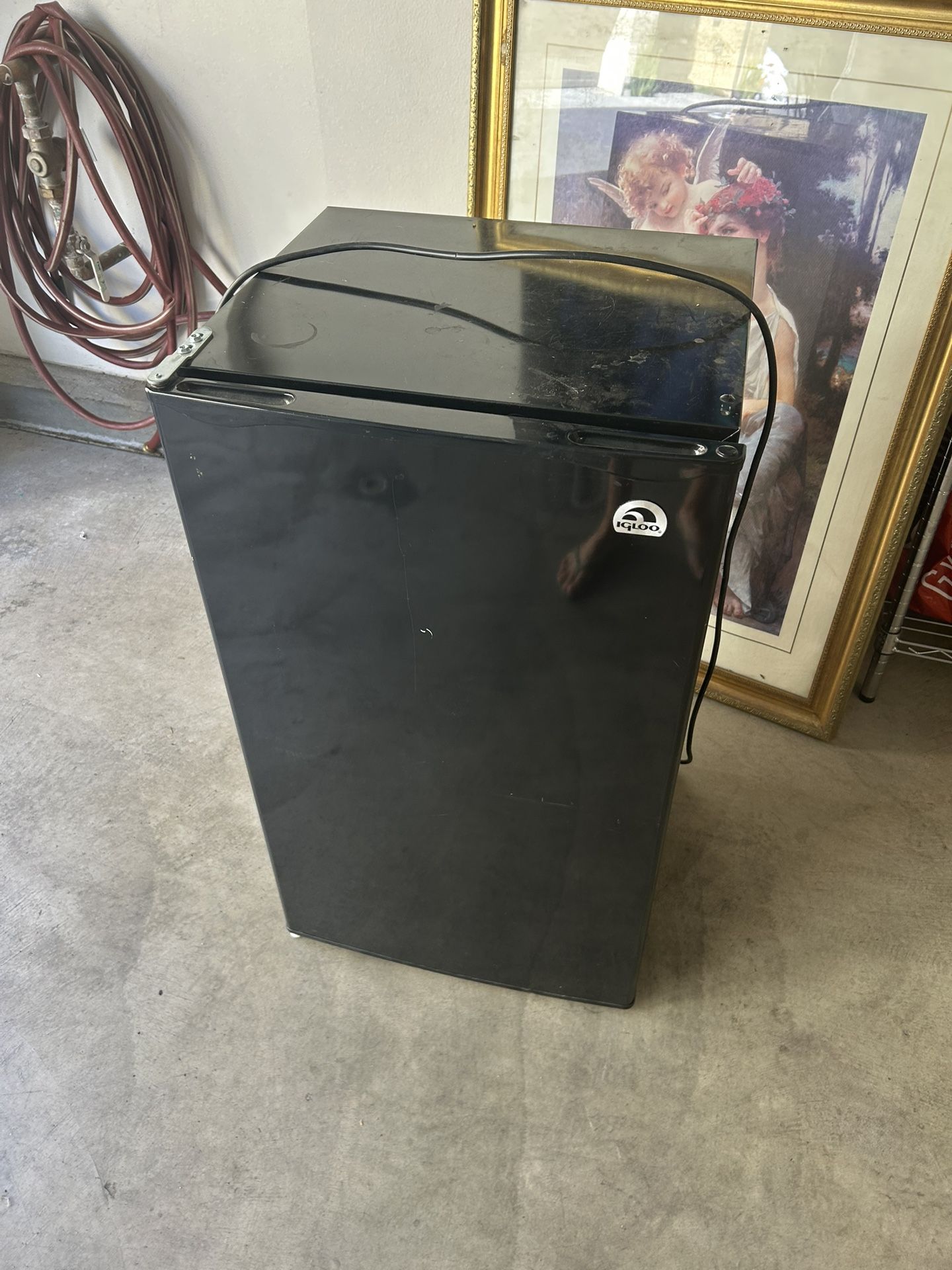 Mini Fridge 