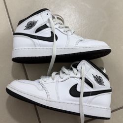 Air Jordan 1 Mid 