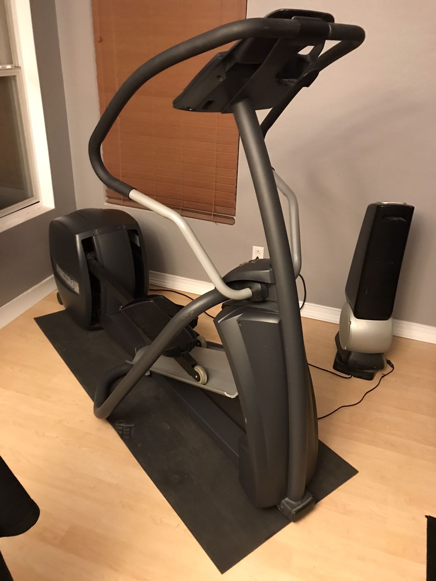 Precor EFX 5.23 elliptical for Sale in El Mirage, AZ OfferUp