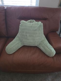 Reading pillow