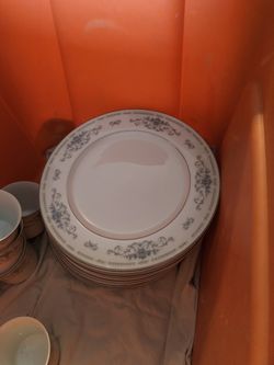 Dinner set 11 pieces each fine porcelain china “diane”