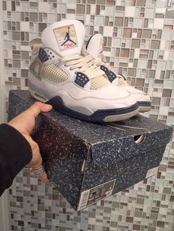 Jordan 4s Midnight Navy
