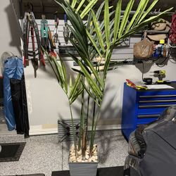 Decorative Indoor Artificial Tree/Plant