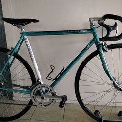 SCHWINN 53cm ROAD BIKE w/Shimano 105 Group