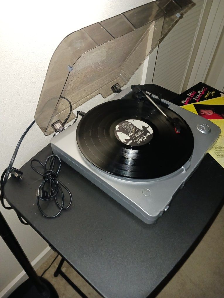 It Innovative Technology Model Itut/300 USB Turntable Original Records Onto MP3 Plyr And Save To SD Cards