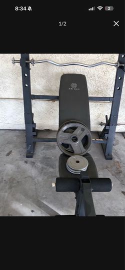 Gold’s Gym Bench Press