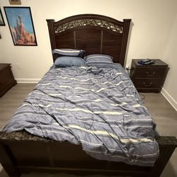 Queen Bedroom Set
