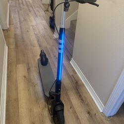  OKAI ES30 Neon Pro E-Scooter – Only 303 Miles! Perfect for A&M Campus 