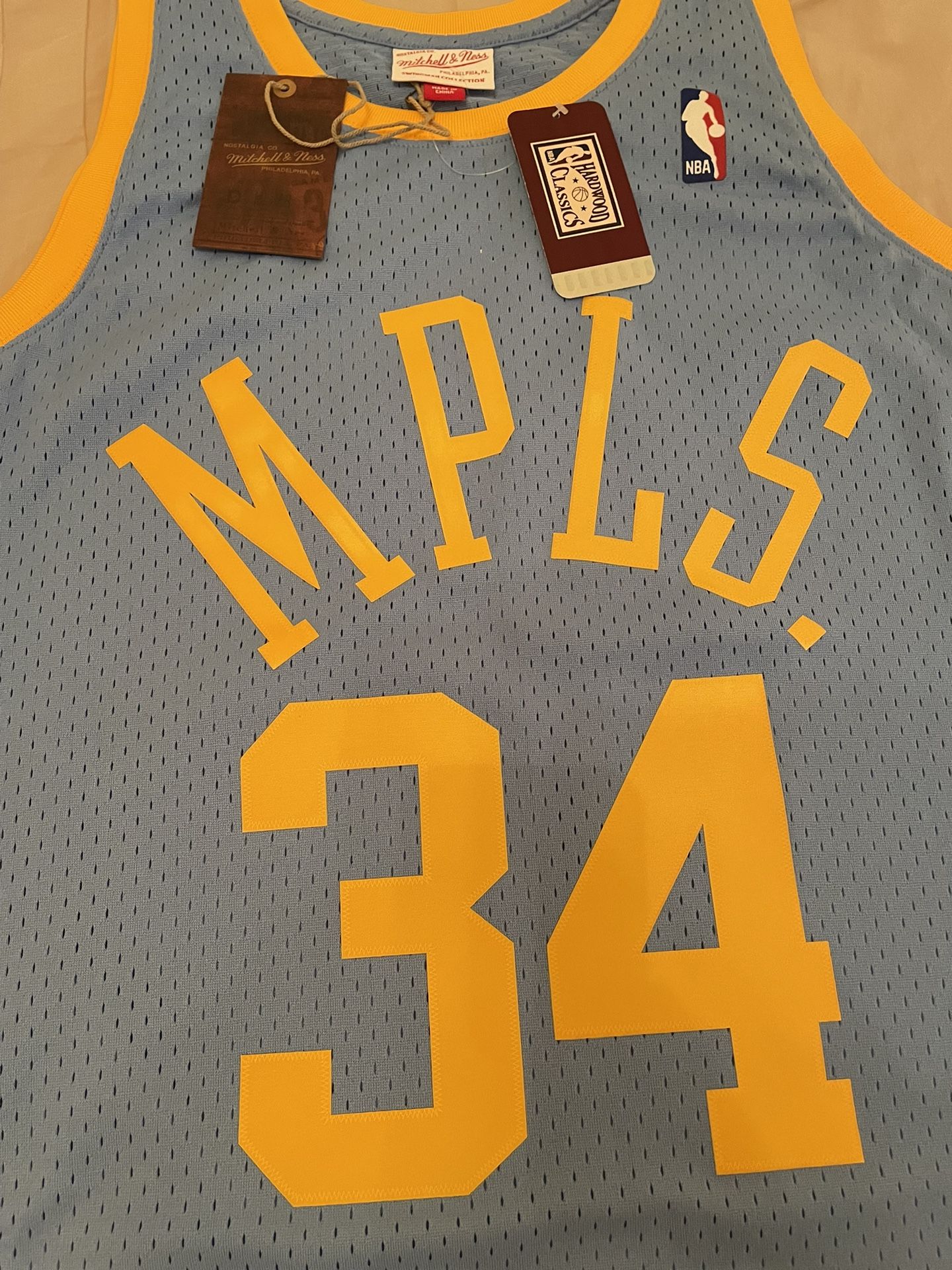 Shaquille O'Neal 2001-02 LA Lakers MPLS Mitchell & Ness Swingman Jersey Size XL. Brand new never worn with tags Pay tribute to the legendary roots o