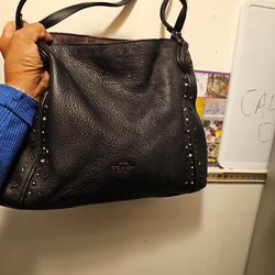 Lots Of Room & Compartmnts Blk Coach Bag