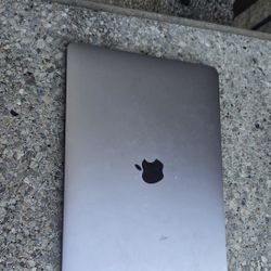 Apple MacBook Pro Laptop(touchbar)