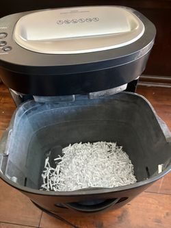 Royal 1212X 12-Sheet Crosscut Paper Shredder