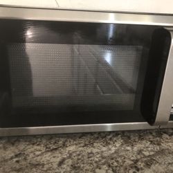 Gray Hamilton Beach Microwave 