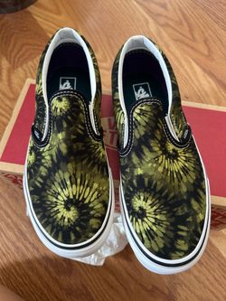 NEW BOYS SLIP ON VANS BLACK AND GREEN