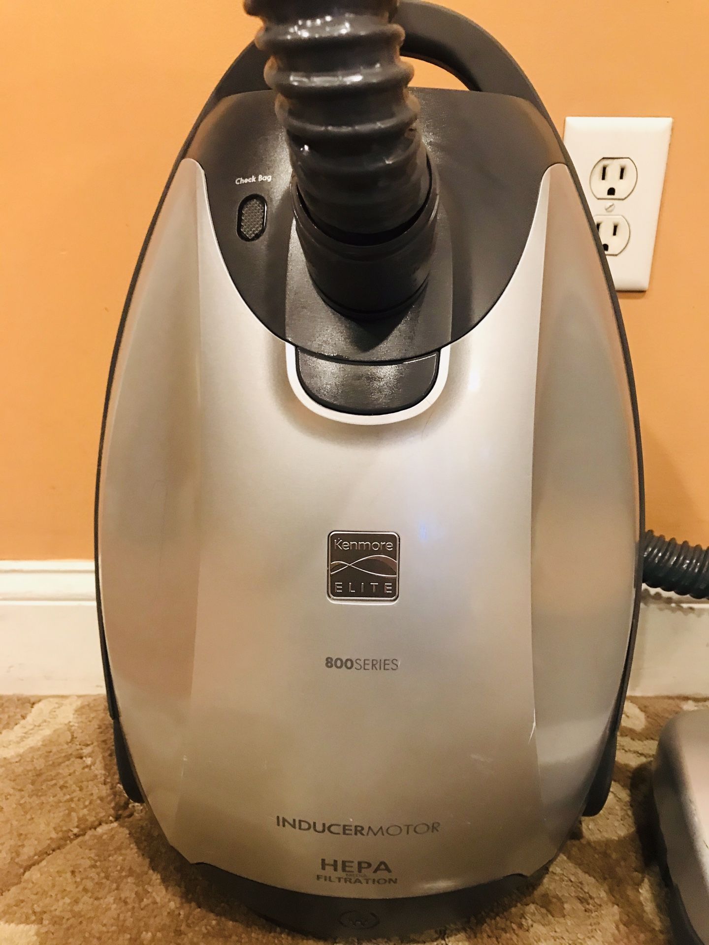 Kenmore Elite 800 Series Canister Vacuum Cleaner for Sale in Raymond