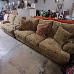 Sofa Set In Good Condition