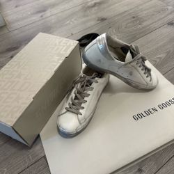 Authentic Golden Goose Superstar size-8