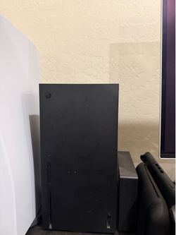 Xbox Series X / Elite Core controller / 4k 60hz Samsung Monitor