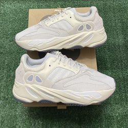 DS Adidas Yeezy 700 Analog size 11