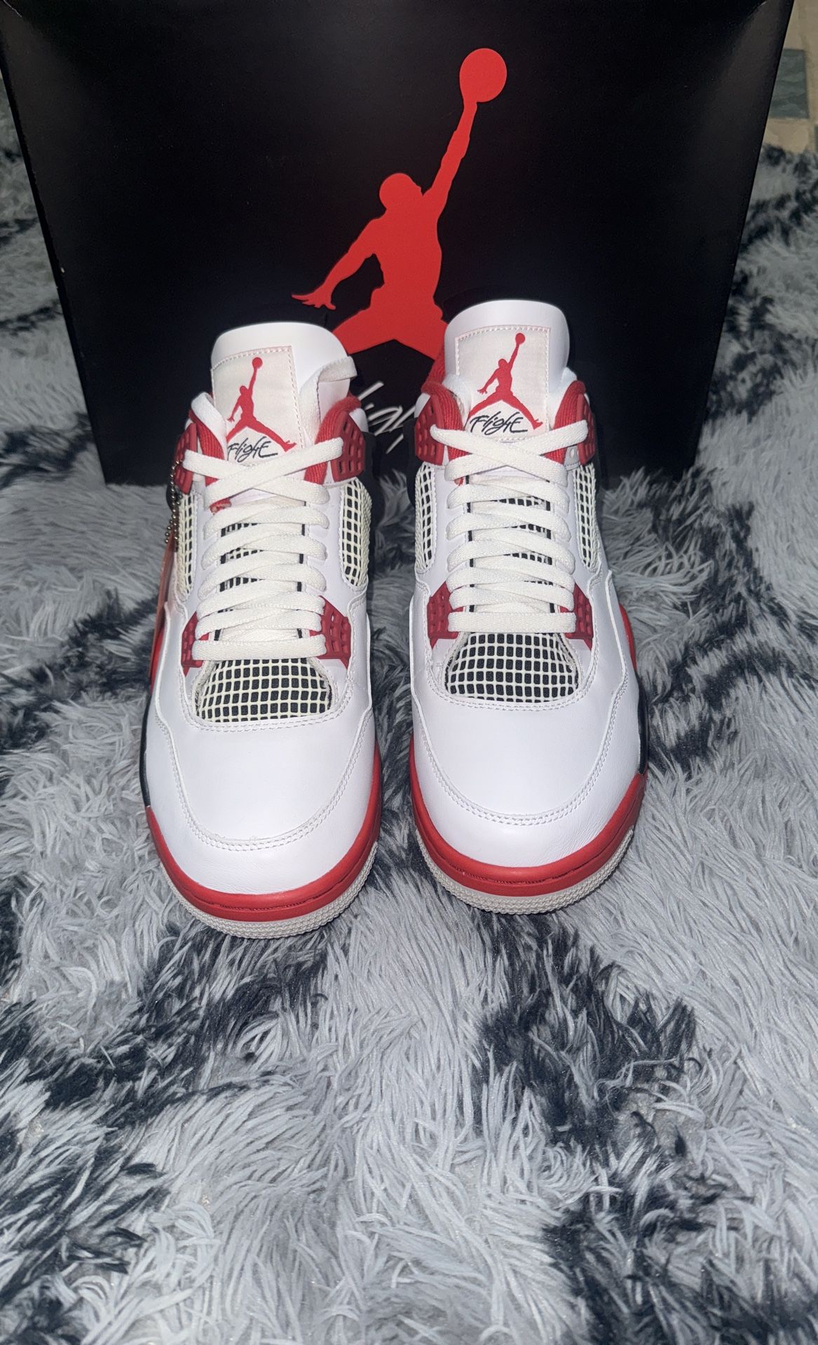 Jordan 4 Fire Red Size 10.5