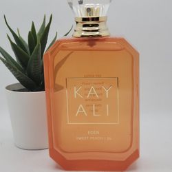 KAYALI 

EDEN SWEET PEACH |  35 Eau de Parfum

3.4 fl 