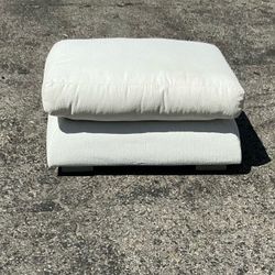 34 X 24 Ottoman (READ)
