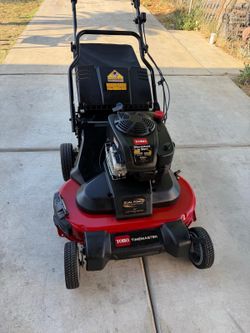 Toro TimeMaster 30-in Gas Self-propelled Lawn Mower with 223-cc Briggs and Stratton Engine