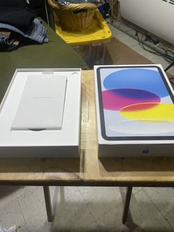 10th Generation iPad Empty Box