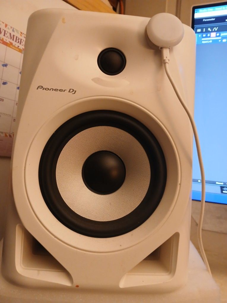 Pioneer DJ Studio Monitors Wgite