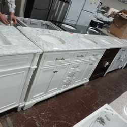 Vanities 18in 24in,30in36in42in44in 48in54in60in72in Different Sizes And Model Starting From 99$and Up 