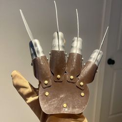 A Nightmare on Elm Street Freddy Krueger claw glove Halloween Costume 