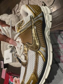 Nike vomero 5 size 10
