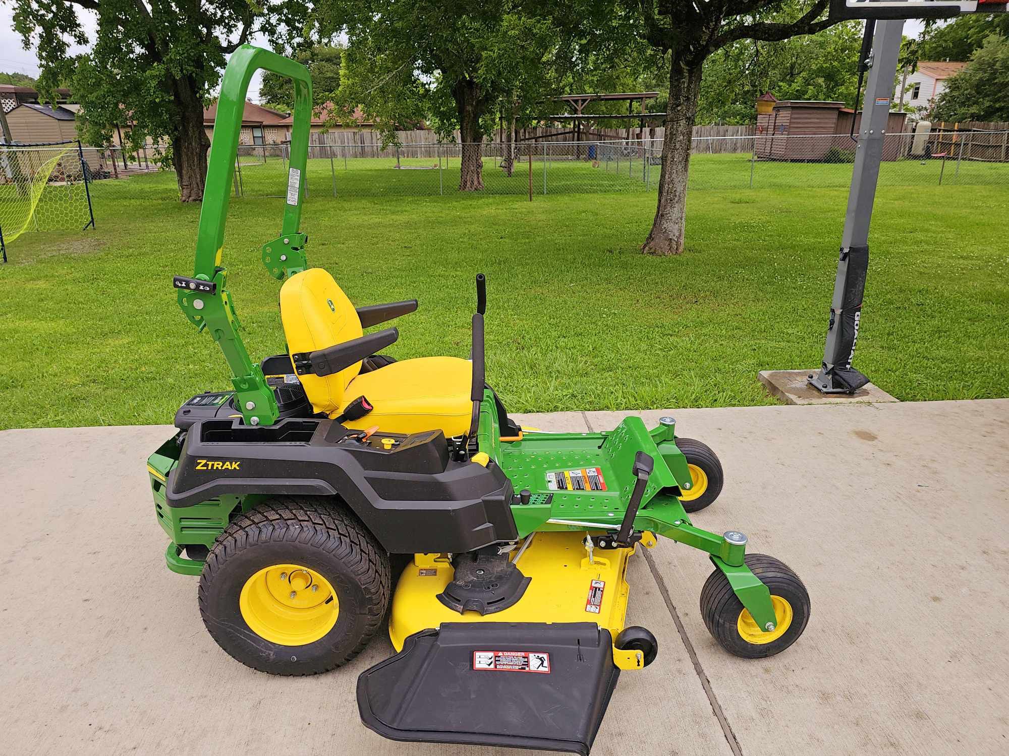  NEW ZERO HOURS John Deere Z515E 60 inch 24 HP Zero Turn Riding Lawn mower