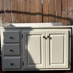 Vanity And 2 Towel Holders/rods + Toilet Paper Holder