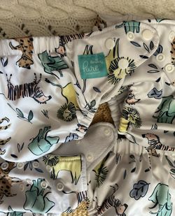 4 Cloth diapers/diaper covers