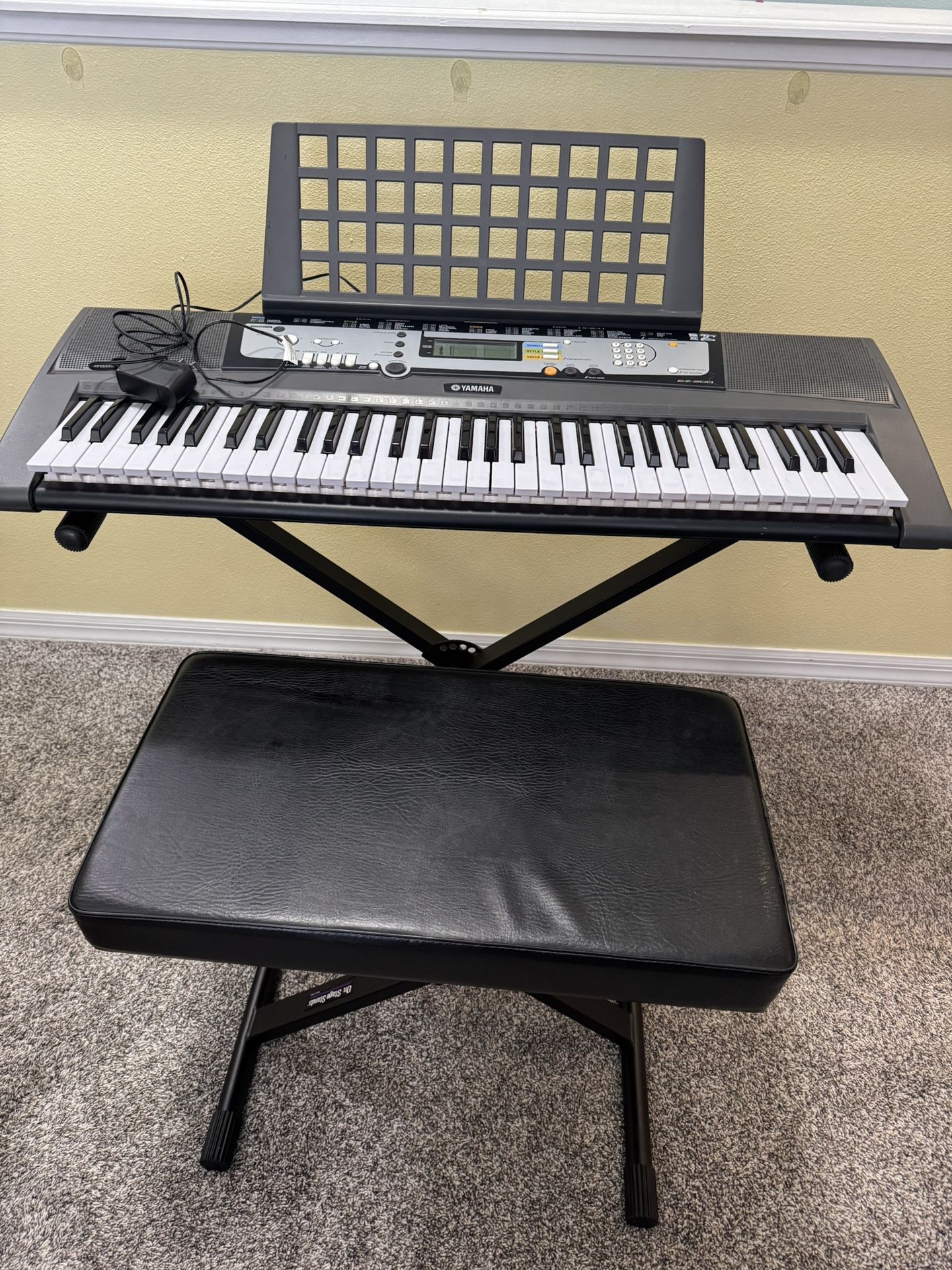 Yamaha EZ-200 Portable Keyboard, Stand And Seat.