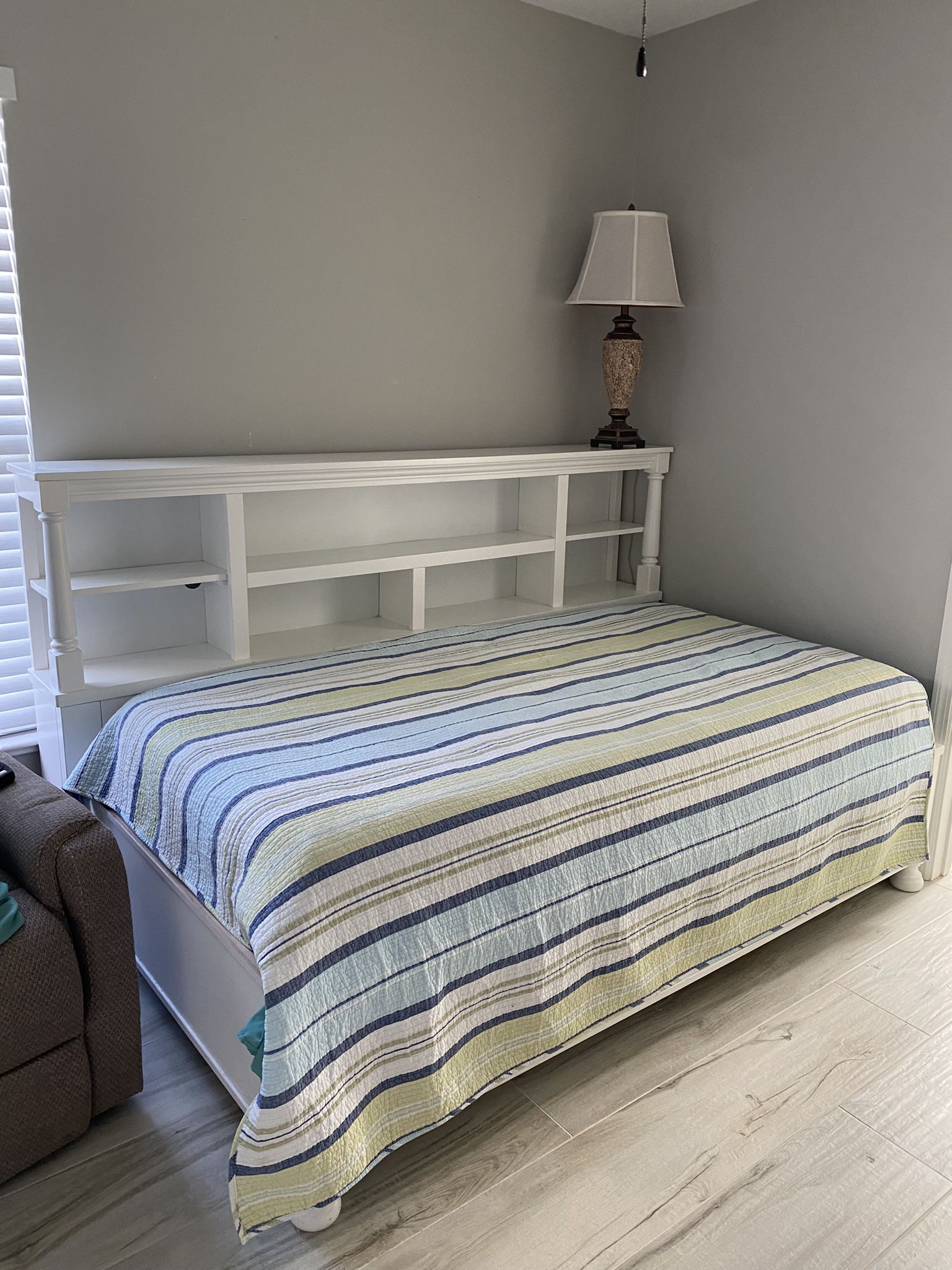 Twin Bookcase Bed With Dresser And Mattress 