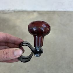 Steering wheel knob