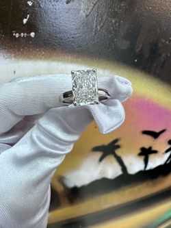 14k White Gold Radiant Engagement Ring