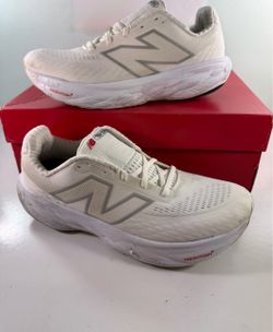 BALANCE Men's Fresh Foam M1080W14 Running Shoes - White Grey